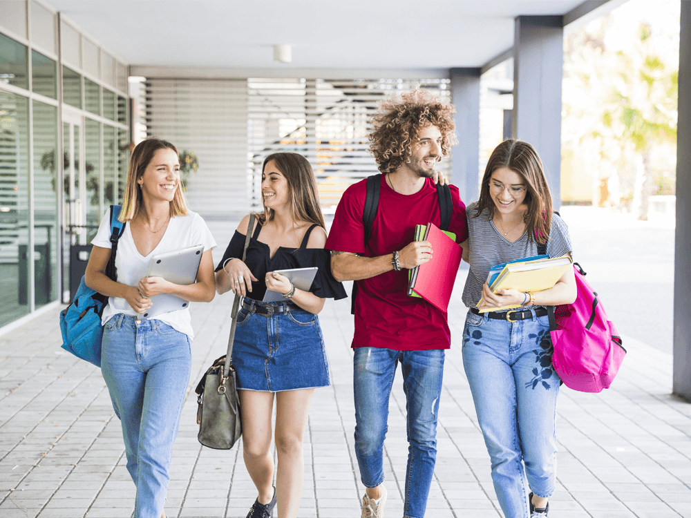 Gestiona tu seguro médico estudiantil con la app de Sanitas: pide citas, autorizaciones y más desde tu móvil. ¡Descárgala ya!